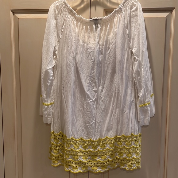 Macys INC top with eyelet trim and removable white tank underneath - Picture 4 of 6